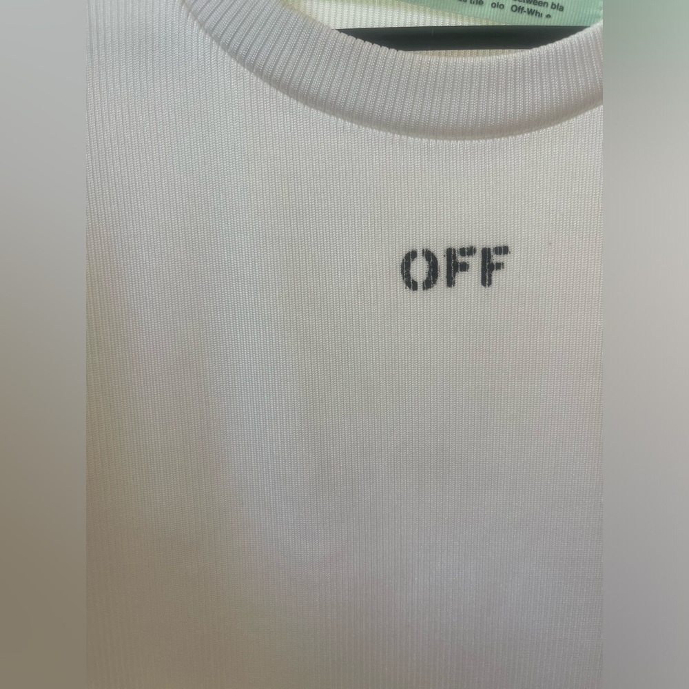 Off-White Ribbed Asymmetrical Crop Tee - Picture 4 of 10